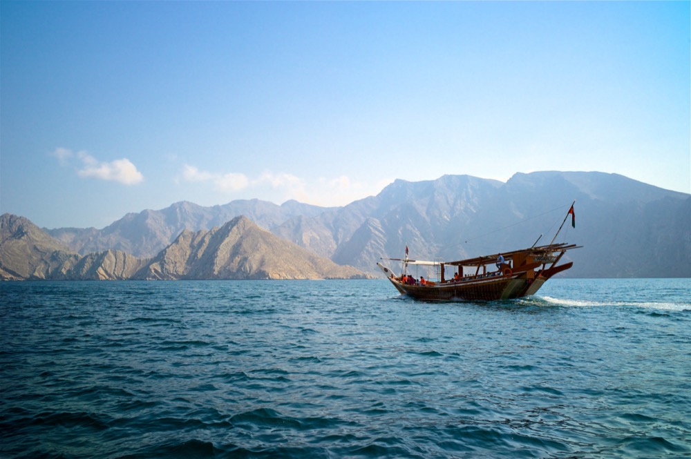 dhow boat sailing
